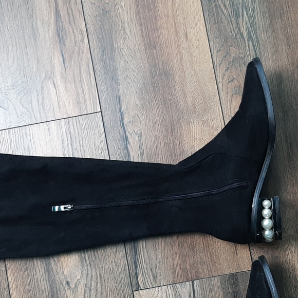 COPY - CATHERINE MALANDRINO black BOOTS PEARL HEEL. 25" shaft height - Picture 8 of 15